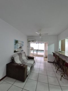 APARTAMENTO QUADRA MAR COM 02 DORMITÓRIOS DISPONÍVEL PARA LOCAÇÃO ANUAL