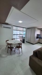 APARTAMENTO MOBILIADO COM 03 SUÍTES PARA LOCAÇÃO ANUAL