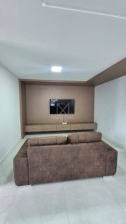 APARTAMENTO MOBILIADO COM 03 SUÍTES PARA LOCAÇÃO ANUAL