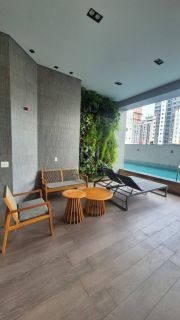 APARTAMENTO MOBILIADO COM 03 SUÍTES PARA LOCAÇÃO ANUAL