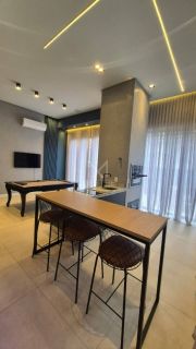 APARTAMENTO MOBILIADO COM 03 SUÍTES PARA LOCAÇÃO ANUAL