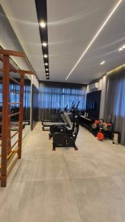 APARTAMENTO MOBILIADO COM 03 SUÍTES PARA LOCAÇÃO ANUAL