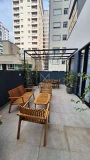 APARTAMENTO MOBILIADO COM 03 SUÍTES PARA LOCAÇÃO ANUAL