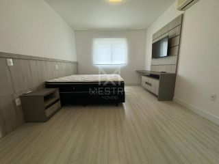 APARTAMENTO AMPLO COM 3 SUÍTES NO CORAÇÃO DA MEIA PRAIA