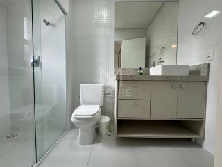 APARTAMENTO AMPLO COM 3 SUÍTES NO CORAÇÃO DA MEIA PRAIA