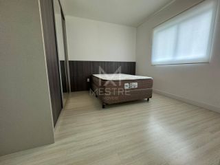 APARTAMENTO AMPLO COM 3 SUÍTES NO CORAÇÃO DA MEIA PRAIA