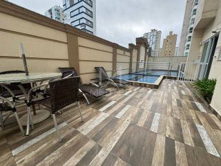 APARTAMENTO AMPLO COM 3 SUÍTES NO CORAÇÃO DA MEIA PRAIA