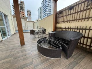 APARTAMENTO AMPLO COM 3 SUÍTES NO CORAÇÃO DA MEIA PRAIA