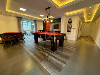 APARTAMENTO AMPLO COM 3 SUÍTES NO CORAÇÃO DA MEIA PRAIA