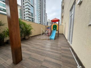 APARTAMENTO AMPLO COM 3 SUÍTES NO CORAÇÃO DA MEIA PRAIA