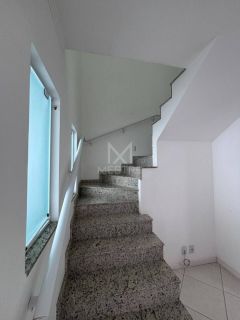 SOBRADO EM CONDOMÍNIO FECHADO NO PEREQUÊ