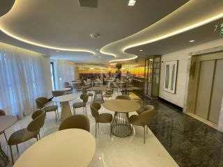 OPORTUNIDADE DE FLAT NA QUADRA DO MAR EM MEIA PRAIA