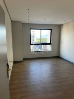 OPORTUNIDADE DE FLAT NA QUADRA DO MAR EM MEIA PRAIA