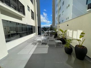 OPORTUNIDADE DE FLAT NA QUADRA DO MAR EM MEIA PRAIA