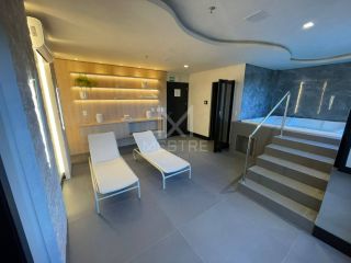 OPORTUNIDADE DE FLAT NA QUADRA DO MAR EM MEIA PRAIA