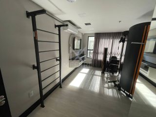 OPORTUNIDADE DE FLAT NA QUADRA DO MAR EM MEIA PRAIA