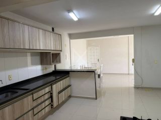 APARTAMENTO FRENTE MAR COM 03 DORMITÓRIOS À VENDA EM BAL. PEREQUÊ