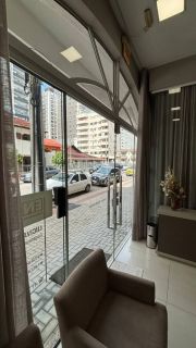 SALA COMERCIAL AMPLA EM ITAPEMA MEIA PRAIA
