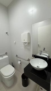 SALA COMERCIAL AMPLA EM ITAPEMA MEIA PRAIA