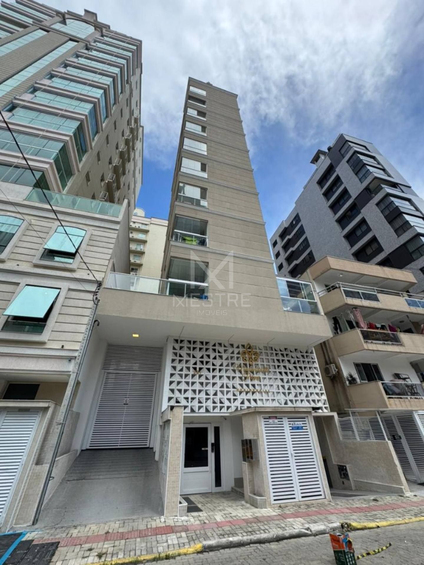APARTAMENTO QUADRA MAR 02 SUÍTES-MEIA PRAIA ITAPEMA