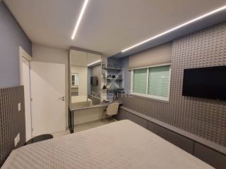 APARTAMENTO FINAMENTE MOBILIADO QUADRA MAR À VENDA NA MEIA PRAIA