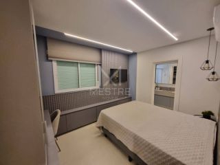 APARTAMENTO FINAMENTE MOBILIADO QUADRA MAR À VENDA NA MEIA PRAIA