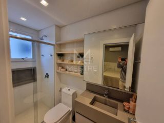 APARTAMENTO FINAMENTE MOBILIADO QUADRA MAR À VENDA NA MEIA PRAIA