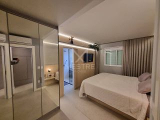 APARTAMENTO FINAMENTE MOBILIADO QUADRA MAR À VENDA NA MEIA PRAIA