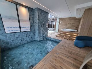 APARTAMENTO FINAMENTE MOBILIADO QUADRA MAR À VENDA NA MEIA PRAIA