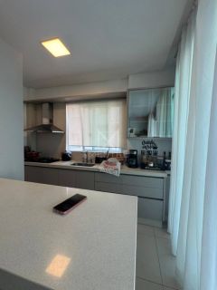 APARTAMENTO AMPLO COM 3 SUÍTES Á VENDA EM MEIA PRAIA ITAPEMA