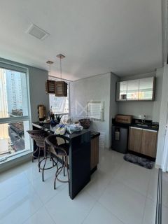 APARTAMENTO AMPLO COM 3 SUÍTES Á VENDA EM MEIA PRAIA ITAPEMA