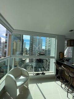 APARTAMENTO AMPLO COM 3 SUÍTES Á VENDA EM MEIA PRAIA ITAPEMA