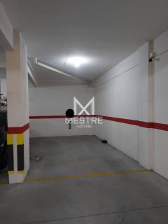 APARTAMENTO COM 03 SUÍTES MOBILIADO À VENDA EM MEIA PRAIA