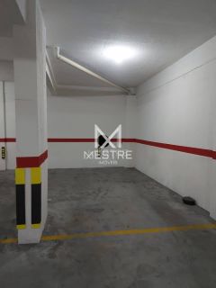 APARTAMENTO COM 03 SUÍTES MOBILIADO À VENDA EM MEIA PRAIA