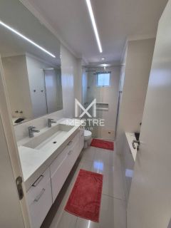 APARTAMENTO COM 03 SUÍTES MOBILIADO À VENDA EM MEIA PRAIA
