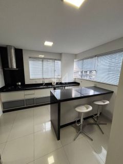 APARTAMENTO AMPLO 3 SUÍTES NA MEIA PRAIA PARA LOCAÇÃO ANUAL
