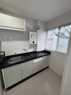 APARTAMENTO AMPLO 3 SUÍTES NA MEIA PRAIA PARA LOCAÇÃO ANUAL
