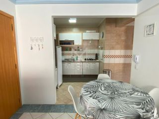 APARTAMENTO QUADRA MAR PARA LOCAÇÃO ANUAL NA MEIA PRAIA