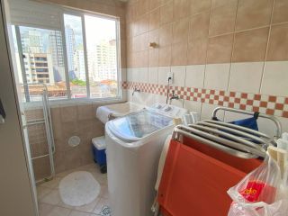 APARTAMENTO QUADRA MAR PARA LOCAÇÃO ANUAL NA MEIA PRAIA