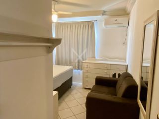 APARTAMENTO QUADRA MAR PARA LOCAÇÃO ANUAL NA MEIA PRAIA