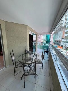 APARTAMENTO DIFERENCIADO COM 03 DORMITÓRIOS + ESCRITÓRIO PARA LOCAÇÃO ANUAL NA MEIA PRAIA
