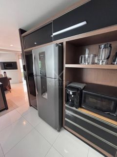 APARTAMENTO DIFERENCIADO COM 03 DORMITÓRIOS + ESCRITÓRIO PARA LOCAÇÃO ANUAL NA MEIA PRAIA