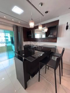 APARTAMENTO DIFERENCIADO COM 03 DORMITÓRIOS + ESCRITÓRIO PARA LOCAÇÃO ANUAL NA MEIA PRAIA