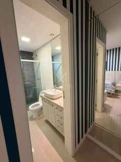 APARTAMENTO MOBILIADO COM 03 SUÍTES À VENDA NA MEIA PRAIA