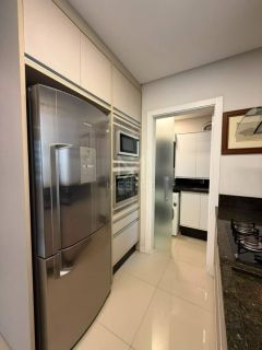APARTAMENTO MOBILIADO COM 03 SUÍTES À VENDA NA MEIA PRAIA