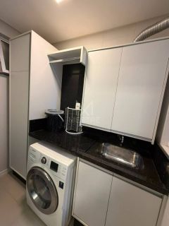 APARTAMENTO MOBILIADO COM 03 SUÍTES À VENDA NA MEIA PRAIA