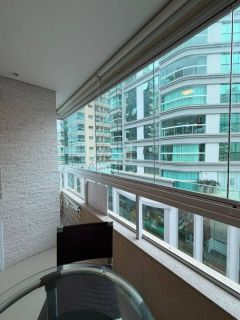 APARTAMENTO MOBILIADO COM 03 SUÍTES À VENDA NA MEIA PRAIA