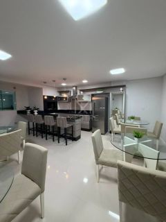APARTAMENTO MOBILIADO COM 03 SUÍTES À VENDA NA MEIA PRAIA