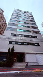 APARTAMENTO MOBILIADO COM 03 SUÍTES À VENDA NA MEIA PRAIA