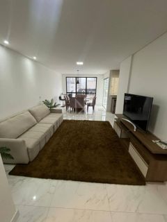 APARTAMENTO COM 03 SUÍTES À VENDA NA MEIA PRAIA